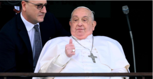 El Papa Francisco reaparece tras hospitalización- '¡Gracias a todos!'