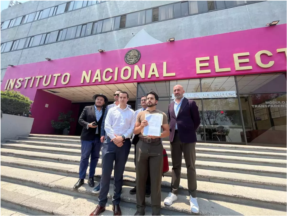 Activistas piden al INE bajar de elección a vinculados al narco y Luz del Mundo