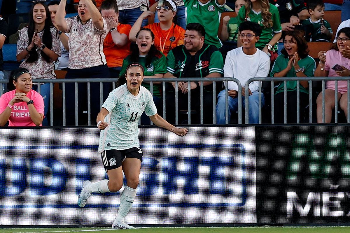 Jacqueline-Ovalle-celebra-un-gol