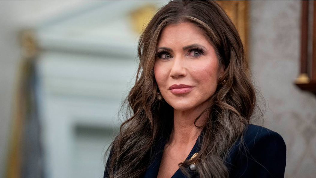 Kristi Noem y el robo más incómodo del año- le quitan $3,000 y documentos oficiales en plena capital de EE.UU.