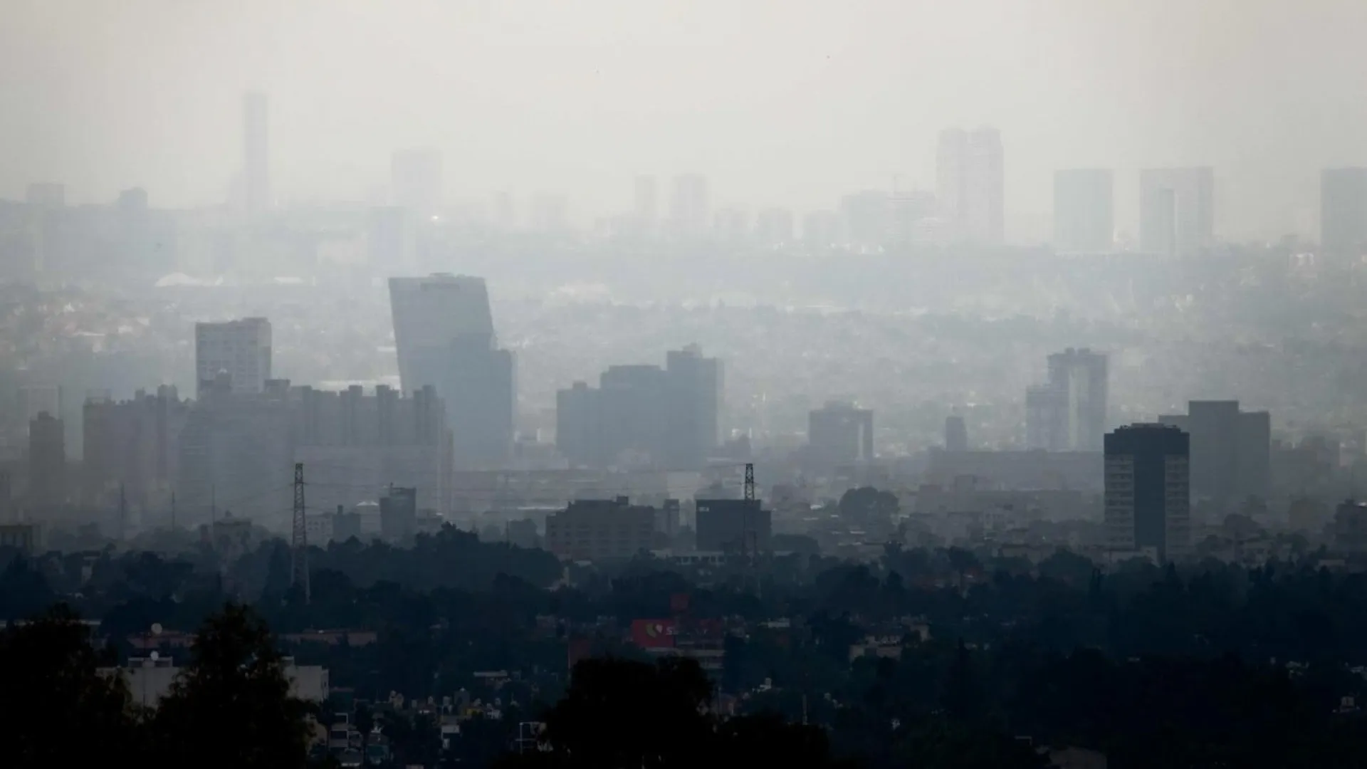 Riesgo Alto para la Salud_ CDMX Enfrenta Pésima Calidad del Aire y Radiación UV Extrema