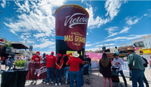 Rompen Récord Guinness con michelada gigante en la Feria de San Marcos