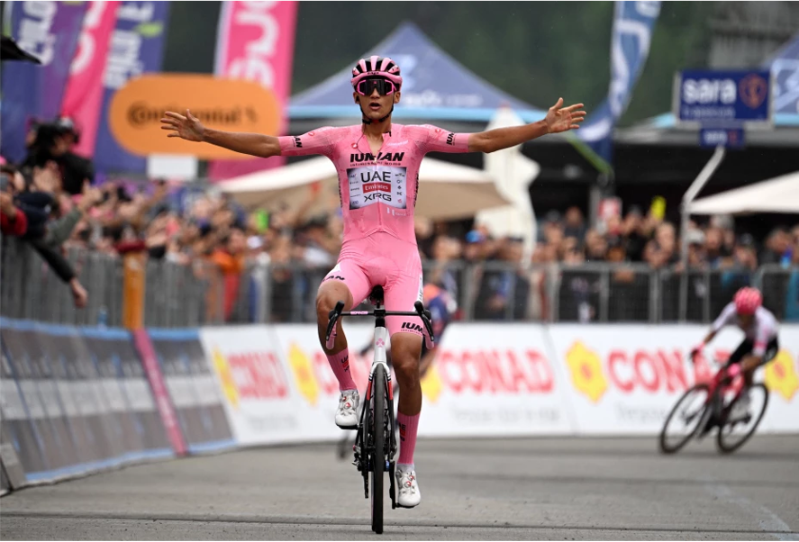 Isaac del Toro sorprende al mundo- el ciclista mexicano lidera el Giro de Italia 2025 a los 21 años
