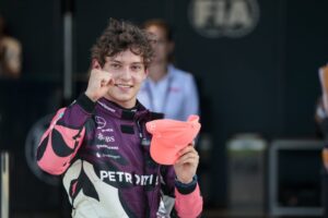 El joven Antonelli sorprende a los McLaren y sale primero en el sprint de Miami