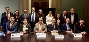 senadores-mexicanos-en-eeuu-para-evitar-impuesto-a-remesas-1536x725