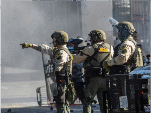 Gavin Newsom vs Trump- la batalla por detener militares en Los Ángeles