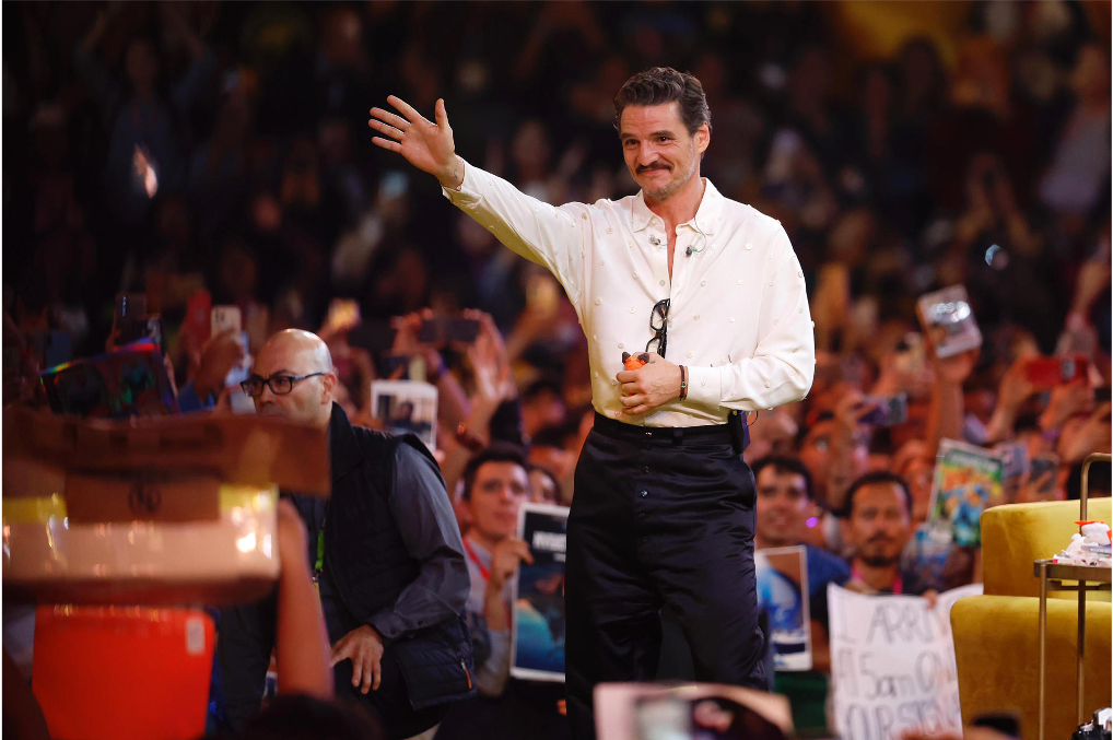Pedro Pascal emociona a fans en México con adelanto exclusivo de ‘Los 4 Fantásticos’