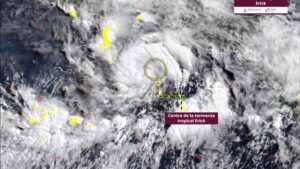 cuando-toca-tierra-huracan-erick-mexico