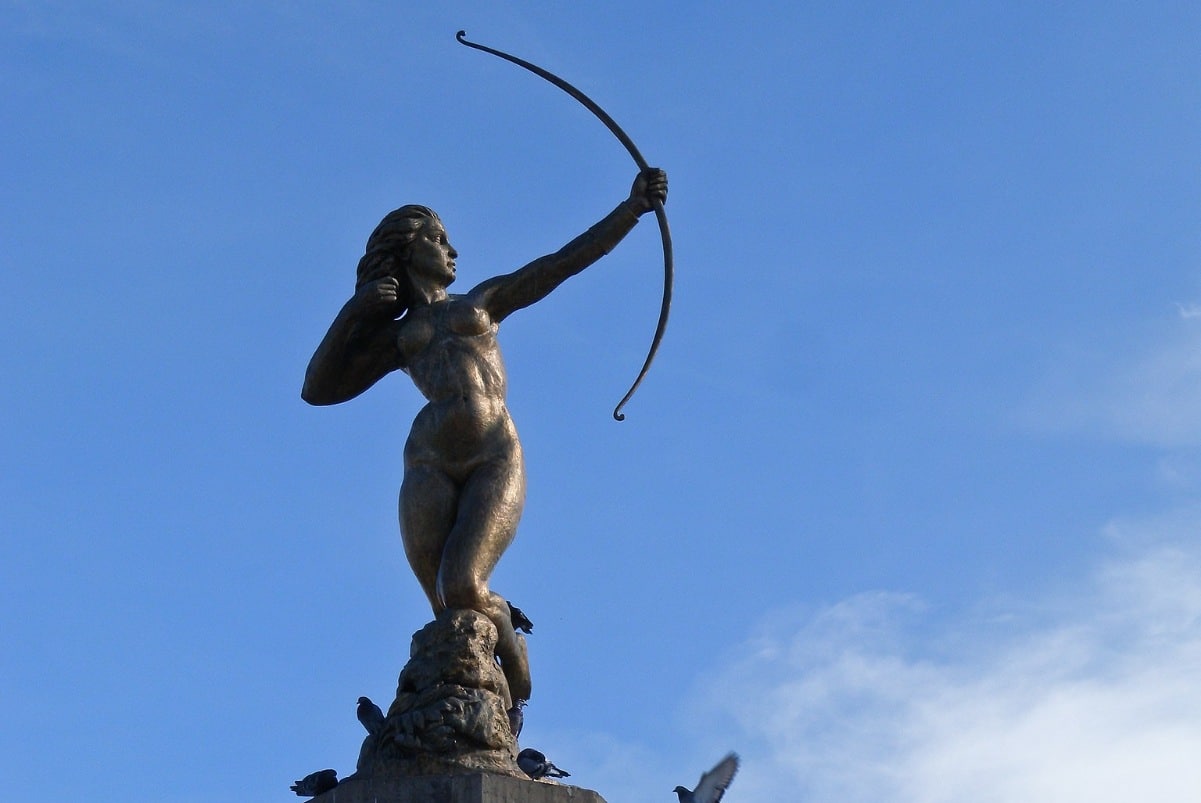 modelo-diana-cazadora