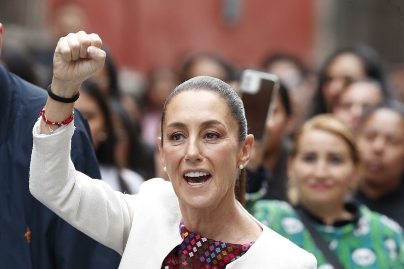 La presidente de México Claudia Sheinbaum vota en las elecciones judiciales