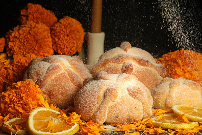 pan-de-muerto-tradicional-panaderia-lecaroz