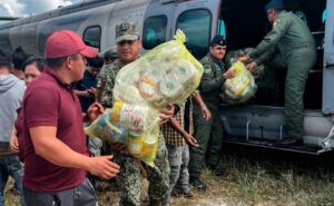 puente-aereo-a-hidalgo-para-la-distribucion-de-despensas-para-damnificados-por-lluvias