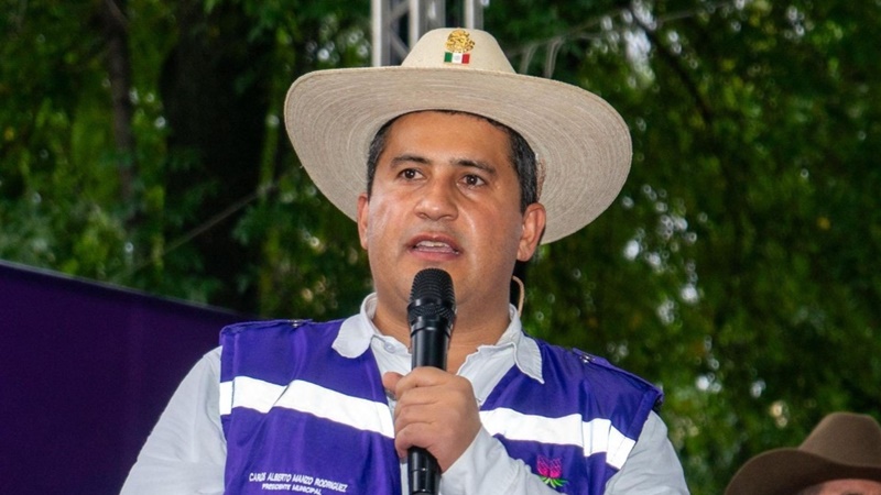 carlos-manzo-Vvlh38fXi