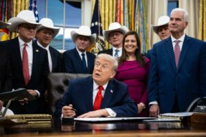 Trump minimiza nuevas fotos con Epstein publicadas por el Congreso: &quot;No son gran cosa&quot;