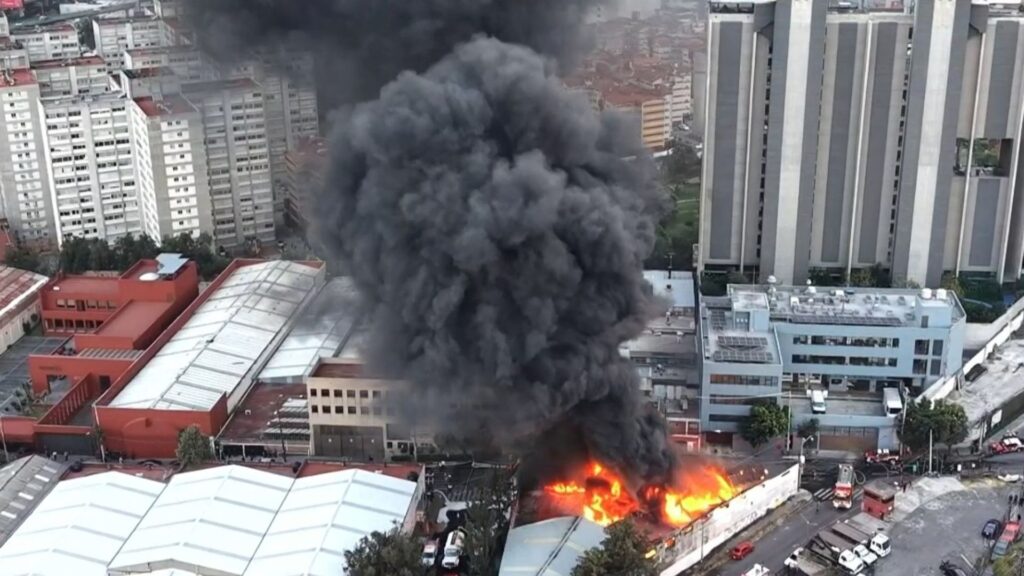 Se Incendia Bodega en San Pedro de los Pinos, Alcaldía Álvaro Obregón (1)