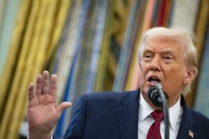 Trump dice que el presupuesto militar de EEUU para 2027 debería crecer 50 % más