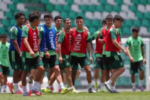 Chivas-lidera-convocatoria-de-Mexico-contra-Islandia