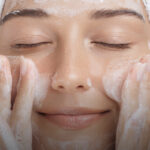 Piel perfecta o piel sana: la advertencia de una cirujana frente al boom del skincare