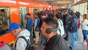 Metro-CDMX-hoy-fallas-en-las-lineas-A-3-y-12-estacion-Zocalo-cerrada
