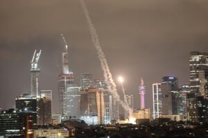 IVSPPNQFOVHIVCYO7IWWGURRBM