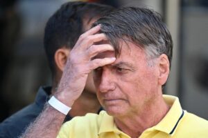 Jair Bolsonaro recibe prisión domiciliaria mientras permanece hospitalizado