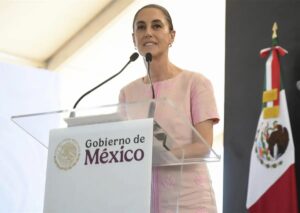 Sheinbaum exige paz global tras ofensiva militar contra Irán; SRE activa protección