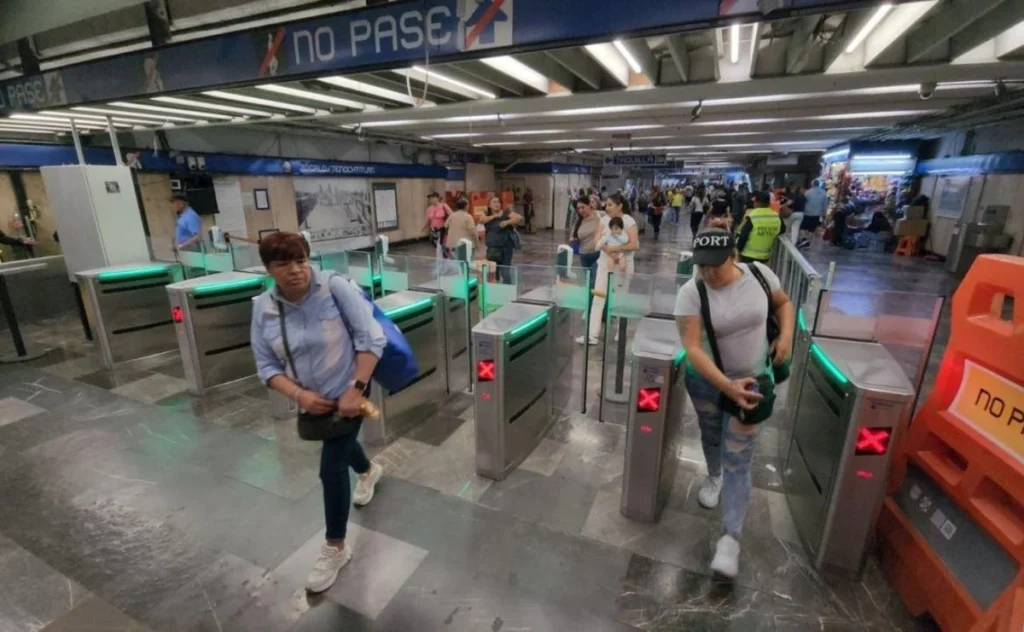 el-metro-concluye-modernizacion-de-la-estacion-zocalotenochtitlan-instalan-pasillos-motorizados_a2aa670a-4266-4f92-85bf-490a506c0014_medialjnimgndimage=fullsize