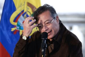 EE.UU. impone sanciones financieras a Petro tras acusarlo de "líder del narcotráfico"